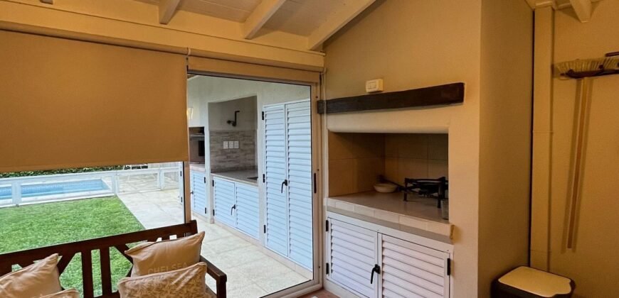 Casa en Barrio Cerrado “La Araucaria”, Bella Vista