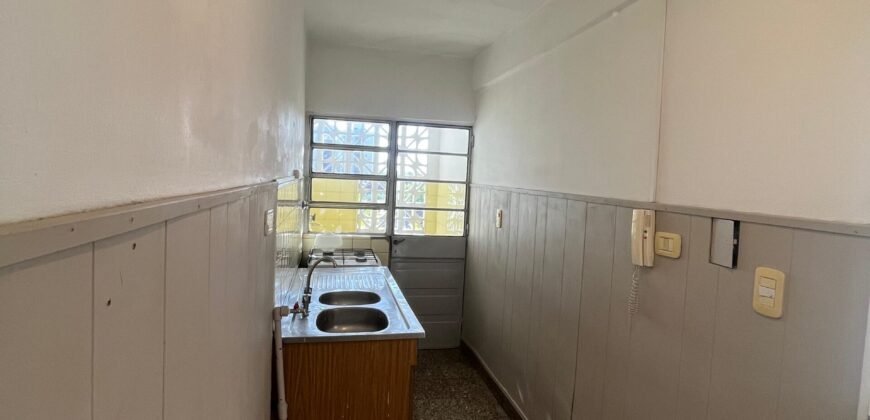 Departamento de dos ambientes con balcón, San Miguel.
